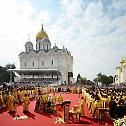 Торжественом Литургијом испред Саборне цркве Кремља најсвечаније прослављена годишњица Крштења Руса