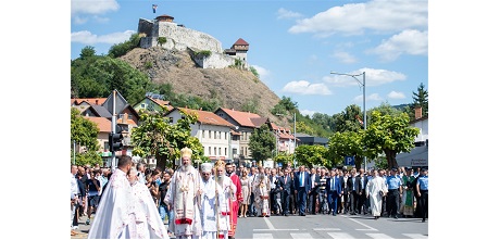 Патријарашка Литургија и литија поводом славе града Добоја