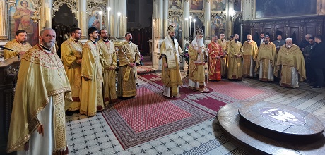 Цвети у Саборном храму у Новом Саду