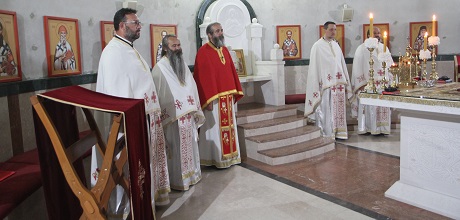 Свеноћно бденије и света Литургија у Светосавском храму у Новом Саду