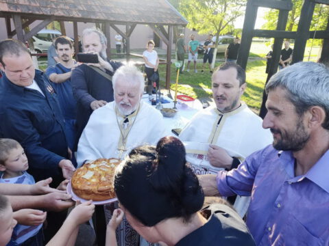 IMG-43b732eceed5c56416f0049be68d78a7-V_resize