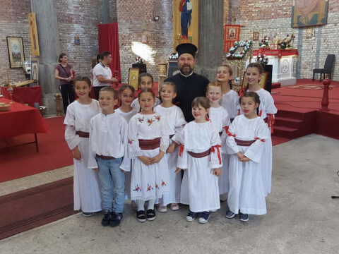 IMG-a6e2ff3e9061b9200698ff6a3316f1eb-V_resize