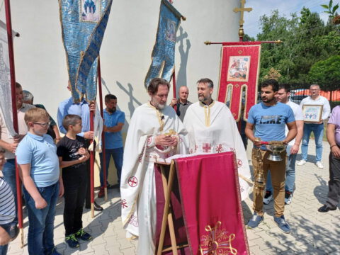 received_1640640512987176_resize