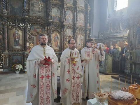 IMG-8bcb210e66914ed8be9be8befab1bd1f-V_resize