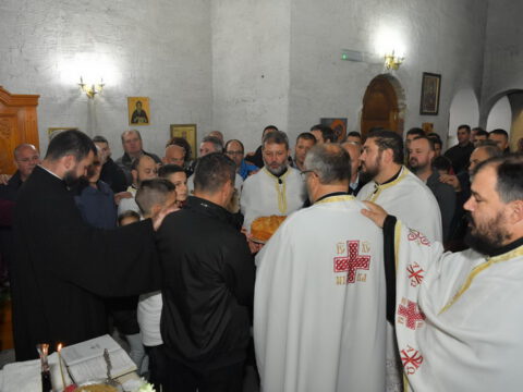 IMG-4d06614971051479367cae3786159675-V_resize