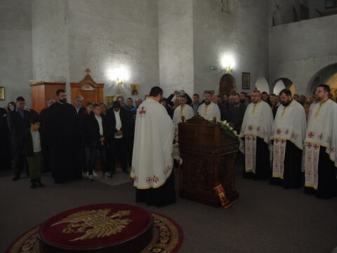 IMG-cfc30bd206b97c85c546ebc95e81add5-V_resize