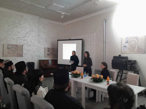 IMG-5d8ba1ebb058b78df005a37f7effa7c2-V_resize