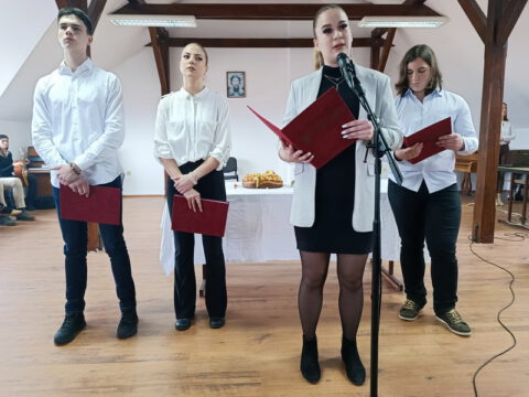 1674852308143_resize_resize