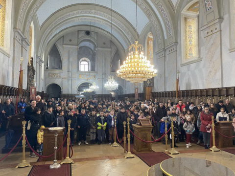 IMG-1f47621615add5e7d3924b7d2b741f7a-V_resize