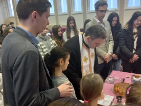 IMG-342e4a7f835a57c282d2a1e601dbe830-V_resize