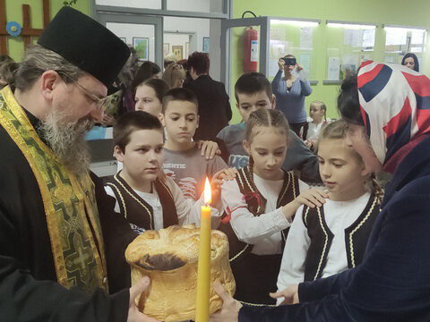 IMG-6c5a9c4683f1b82f2ee4ce80f8e22f5b-V_resize