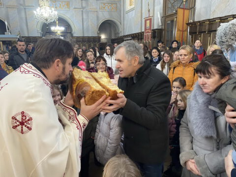 IMG-7351c6baf90e47270800b899630106b6-V_resize