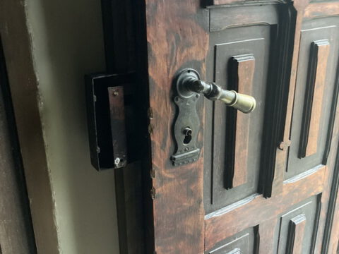 IMG-90788f86e9bbd888f2ece29de2bb1f30-V_resize