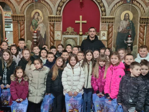 IMG-b22c472565da05e8c51e9ae8f11c6bd5-V_resize