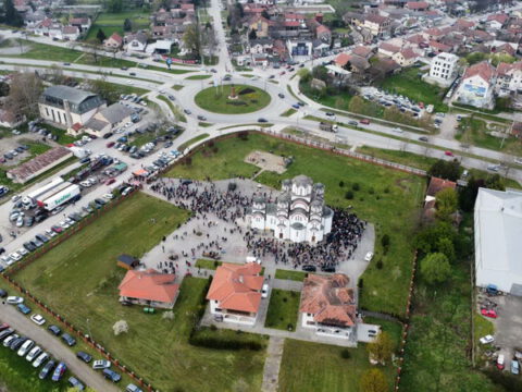 IMG-004ea52b47ef642e9dc505eb5688c55b-V_resize