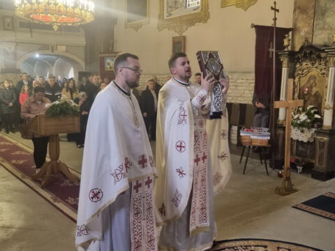 IMG-1d1c247b86579ef27c170df60cafcec7-V_resize