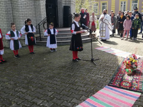 IMG-38e16c3cd314e85901fdbcb95b7561b6-V_resize