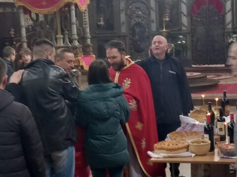 IMG-65ff92afede10daa37ac153bee3e8a3a-V_resize