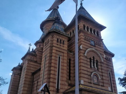 IMG-6cb1fe9edbf74184571460436b72da6c-V_resize