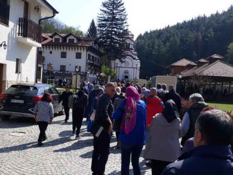 IMG-82549b22fbdb0ad263d650762cff8c56-V_resize