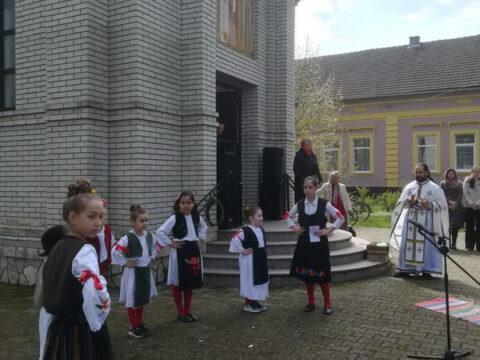 IMG-8c820d2a56c53bdd1b48a60ae68f2f0a-V_resize