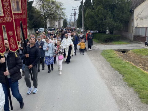 IMG-8d89eec549f2e4360b9e791009c3bb7f-V_resize