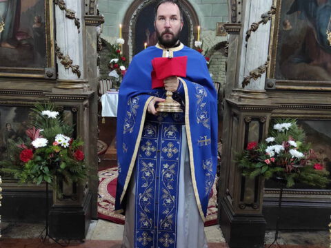 IMG-eaace625e3ec43698297ac15f9d9b72e-V_resize