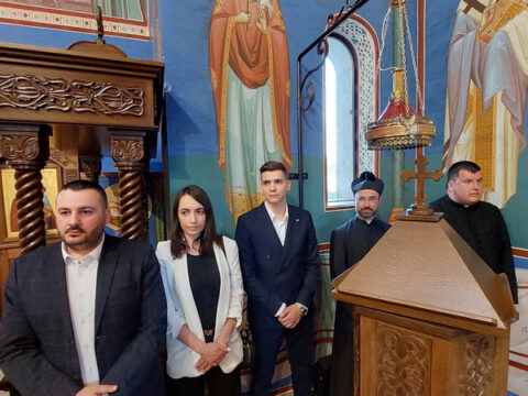 20230506_180909_resize