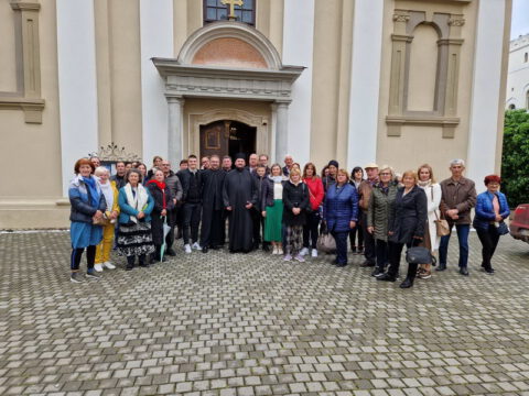 IMG-03558714e923ce5498d382ce205b1cd8-V_resize