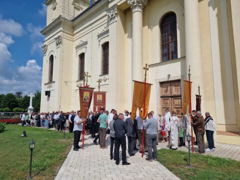 IMG-06415c51479fd7c0e2b3206da835eade-V_resize