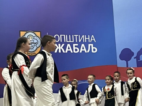 IMG-0b26a974ffc97e4af2293500f82f00aa-V_resize