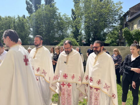 IMG-10bff0bd2364c9b66623052cd194d9ce-V_resize