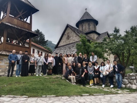 IMG-346074a9bbe21a0c0b1f976c59a71869-V_resize