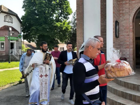 IMG-39a6969e7a19c19a10c8b422097afefb-V_resize