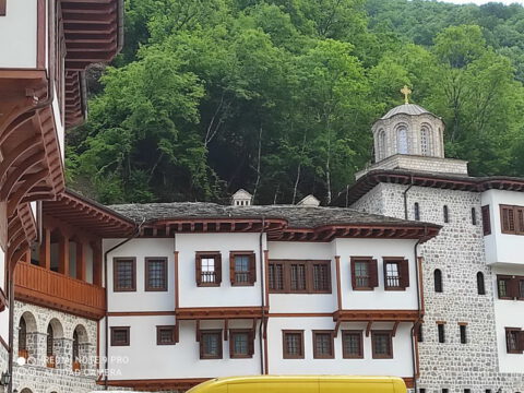 IMG-3da13818cf9874044bf97f1982dbc19b-V_resize