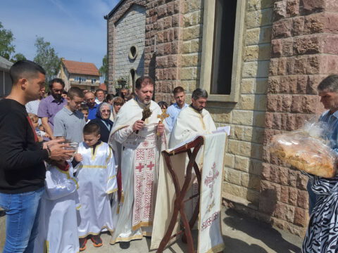 IMG-71f8257584c93d0e6459a374d65e1950-V_resize