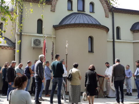 IMG-7fbca2c8659eab02ff14f448bee165be-V_resize