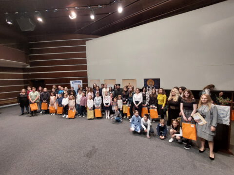 IMG-9080eadfaa51215c69ba7ca73cb3755e-V_resize