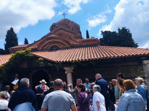 IMG-b7e32a4d715b6385f607d7f5b79f9da4-V_resize