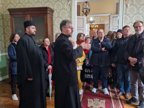 IMG-de28ec45da0d433724aedc3464bb7312-V_resize