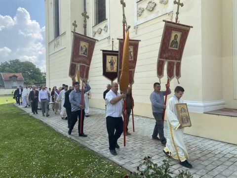 IMG-ffc1fdc52c32816c4b01ae9e24de33db-V_resize