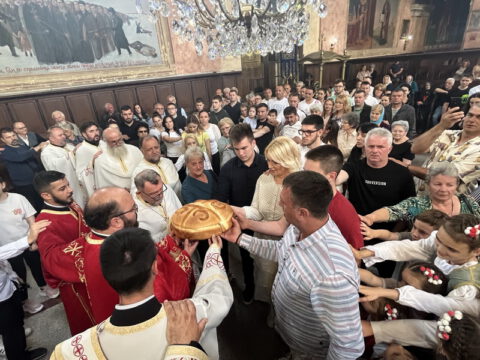 IMG-ffe06aceb66cc088fed6f06acb94188e-V_resize