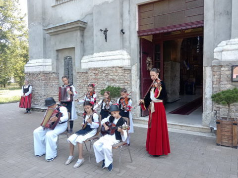 1689611802555_resize