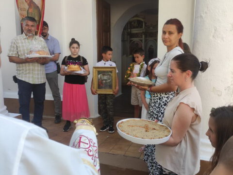 IMG-13b2766d1a922b839c662c6edba49c27-V_resize