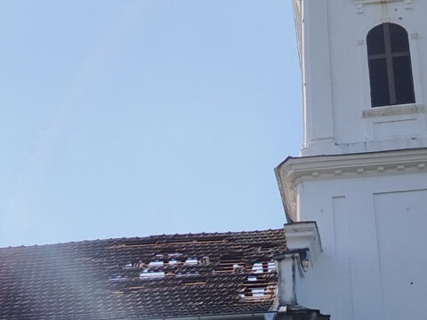 IMG-28f7238c77014223bc69372f01adc991-V_resize