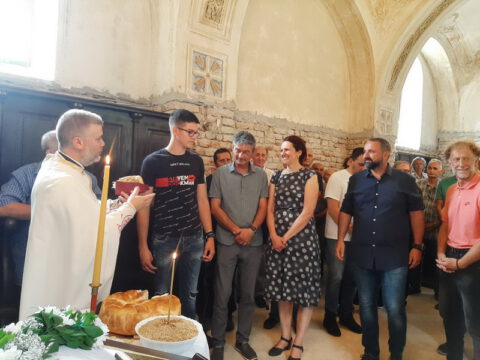 IMG-459794493c80edb576c3e8889a210960-V_resize