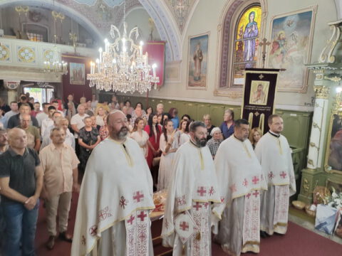 IMG-82cc2f7cac935f965e90aa3a02222090-V_resize