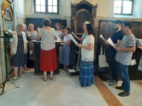 IMG-9957766db5c0b4ea3b70949742a20d21-V_resize