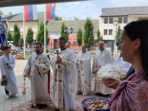 IMG-b1fde25676da3ca1650b3da3788382bc-V_resize