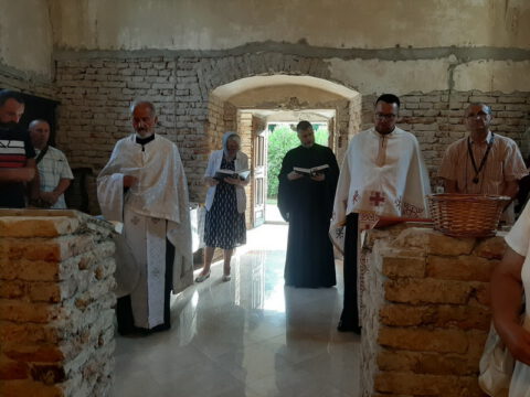 IMG-b33881ac1422c94082f8f442ecc604fe-V_resize